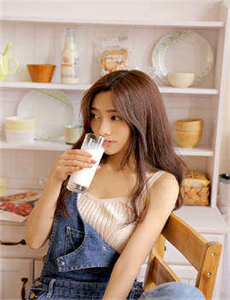 YY8090福利午夜理论片,宝妈收1000元红包 亲戚却有4个娃