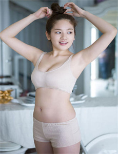 年轻辣妈的母乳,胎妖