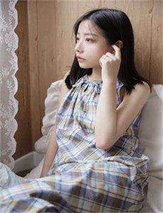 小女孩把棒棒糖放在的视频/榴莲app下载汅api免费秋葵在线观看